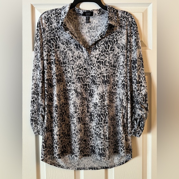 Jones NewYork Snakeskin Top - Picture 1 of 3